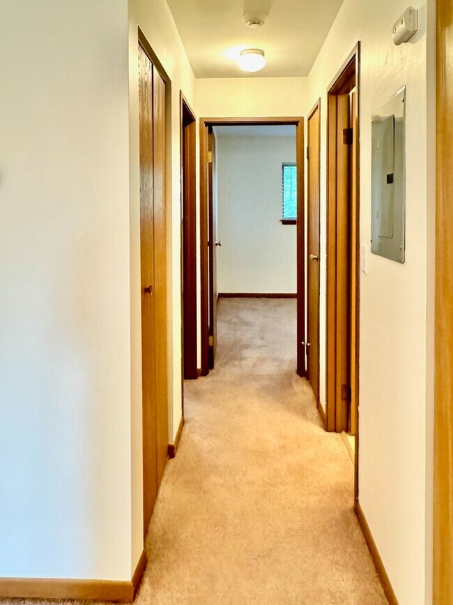 Building Photo - 2258 Abbeywood Dr