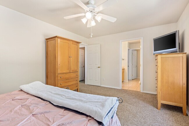 Building Photo - 3 Bd., 2.5 B., home near Barkley Village s...