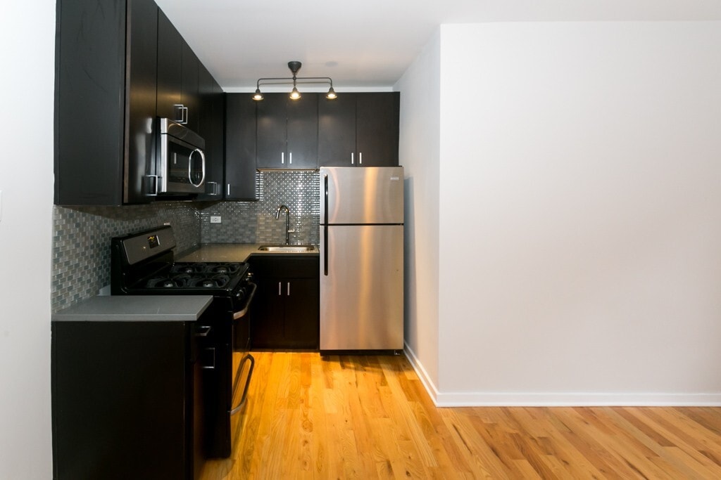 Building Photo - 2402 N Kedzie Blvd