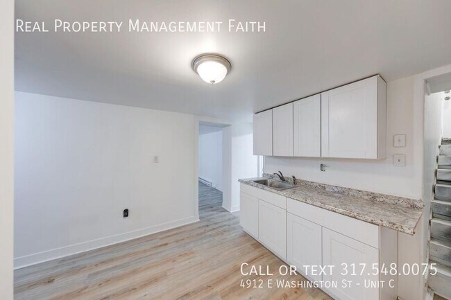 Building Photo - 4912 E Washington St