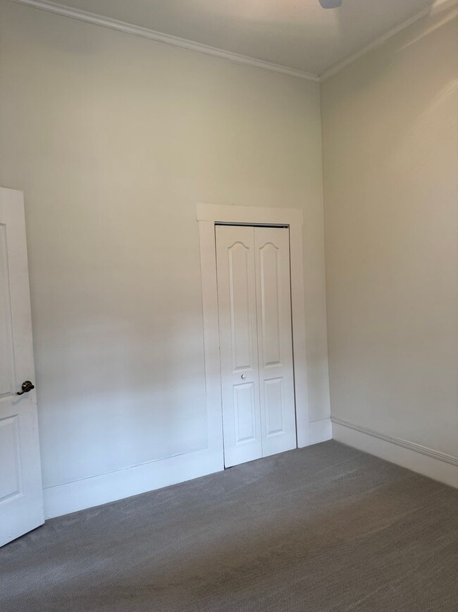 Building Photo - Santa Clara, Prime Location, Adorable Craf...