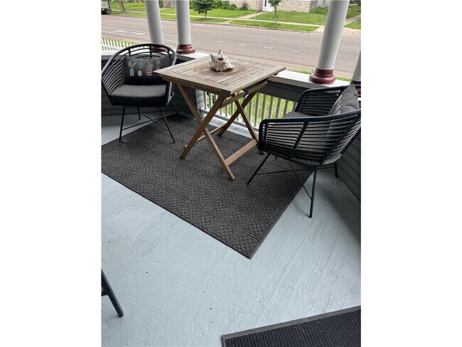 Building Photo - 1464 W Minnehaha Ave