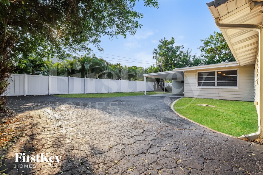 Building Photo - 5860 Cedar St NE