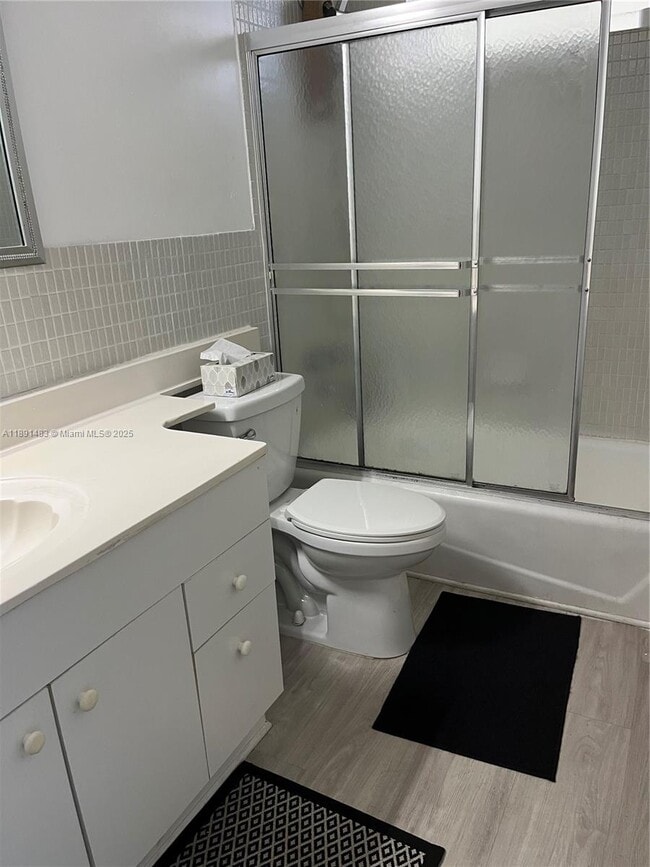 Building Photo - 2910 Point E Dr