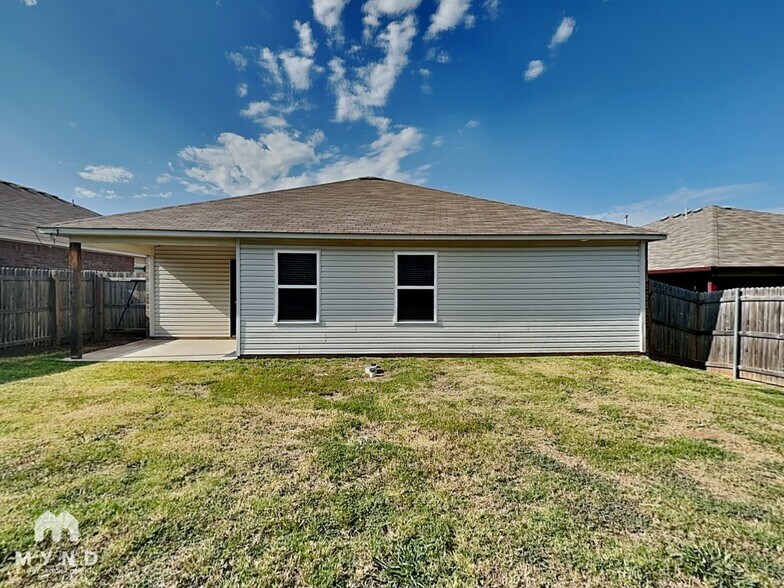 Building Photo - 1712 Lanesboro Dr