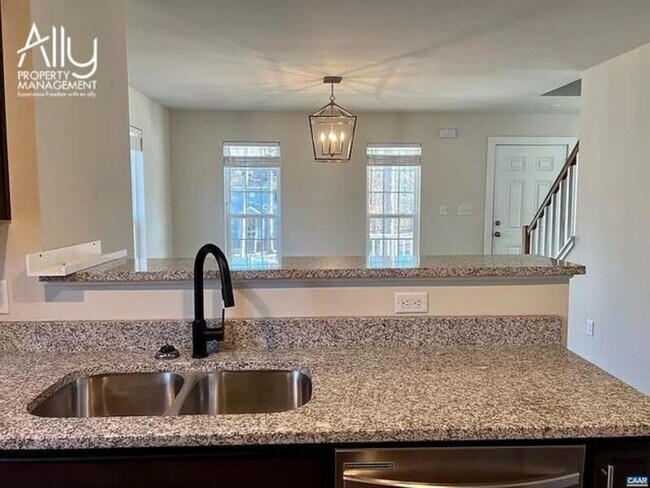 Building Photo - 6 Barkley Ln