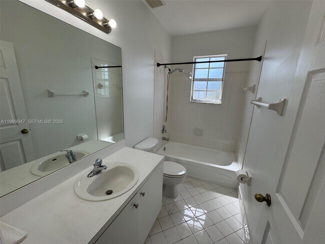 Building Photo - 1690 NE 33rd Ave