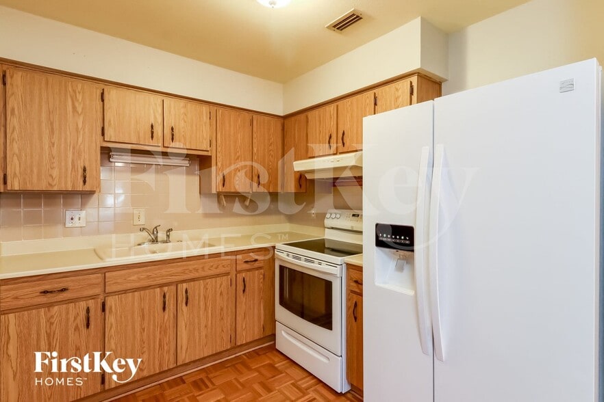 Building Photo - 6807 S Cortez Ave