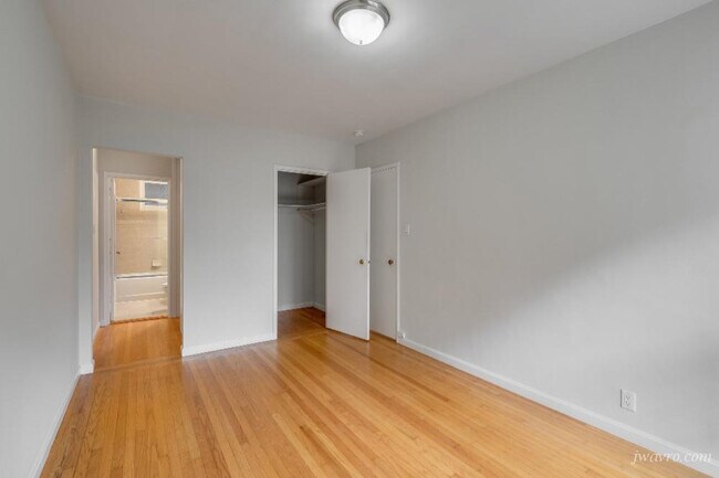 Building Photo - 1930 Franklin St