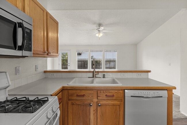 Building Photo - 1443 W Balboa St