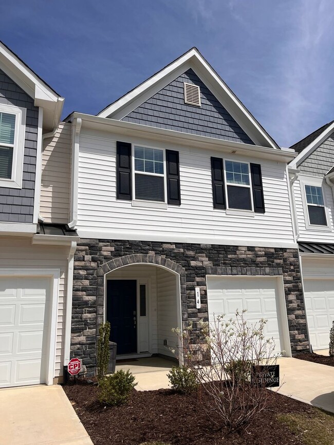 Primary Photo - New 3 Bedroom 2.5 Bathroom Townhouse with ...