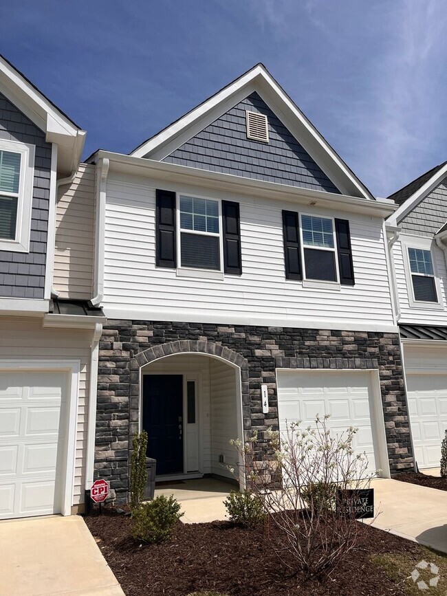 Building Photo - New 3 Bedroom 2.5 Bathroom Townhouse with ...