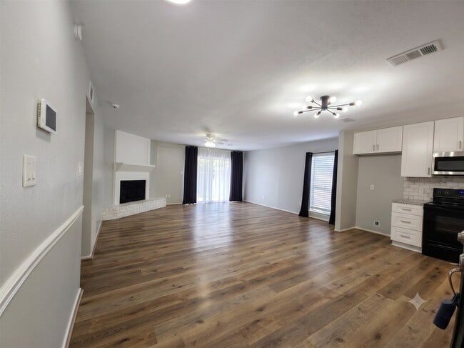 Building Photo - 14419 Cypress Leaf Dr