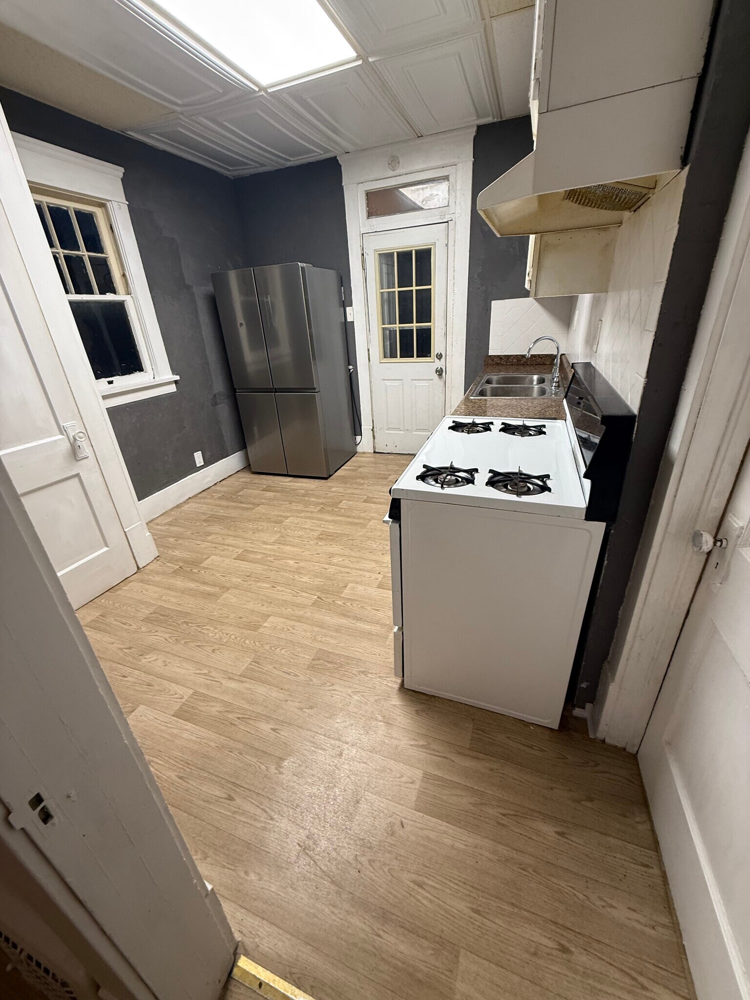 Kitchen angle 2 - 1101 Garfield Ave SW