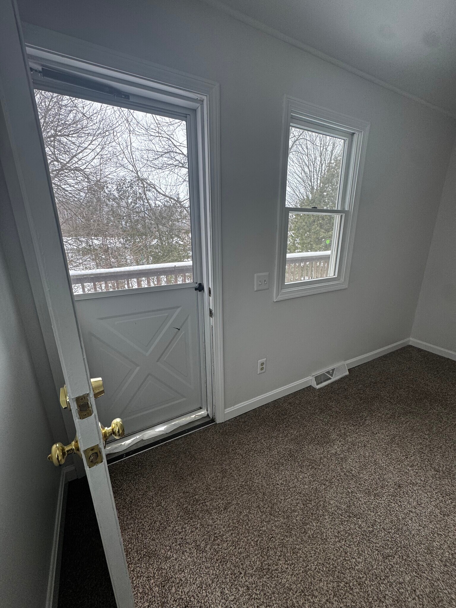 Building Photo - 150 Ethan Allen Pky