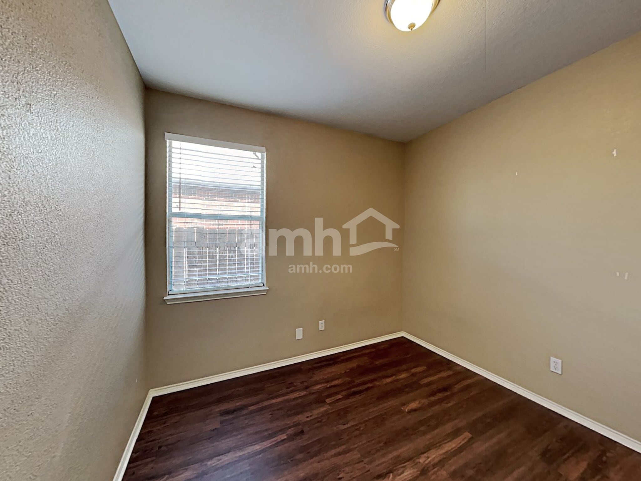 Building Photo - 8516 Rainy Lake Dr