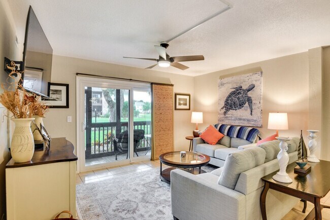 Building Photo - 3800 Saxon Dr