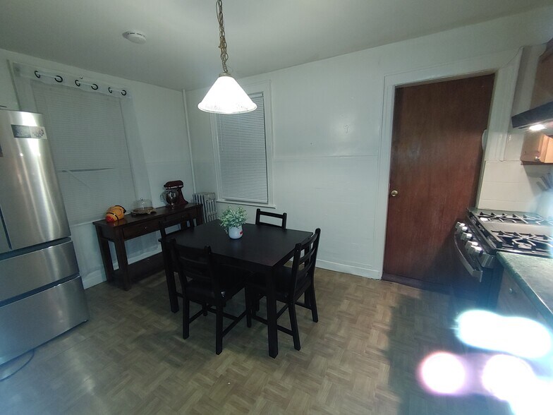 Kitchen - 4137 Boyd Ave
