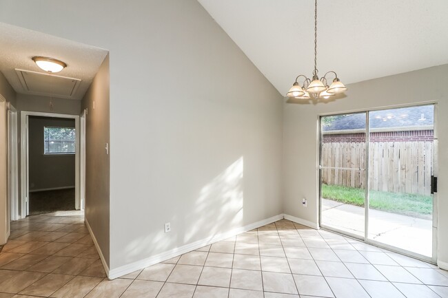Building Photo - 6426 New World Dr