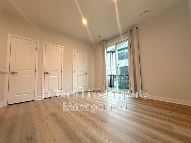 Building Photo - 460 Spearfield Ln