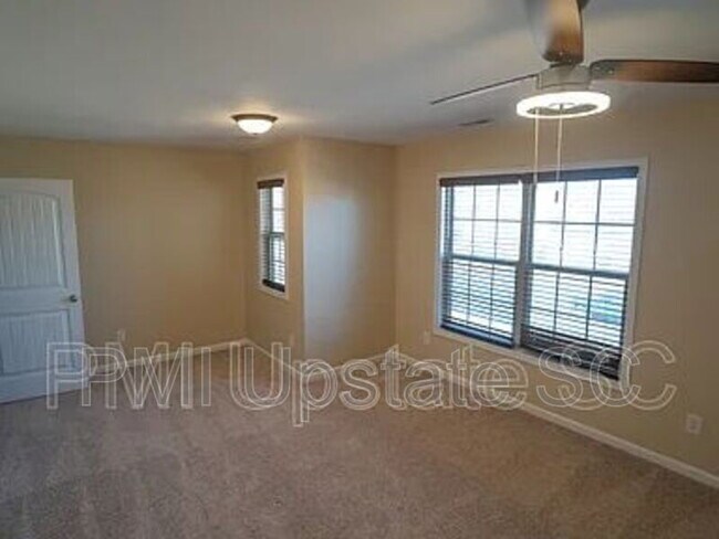 Building Photo - 218 Marefair Ln