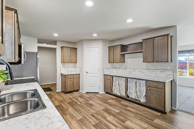 Building Photo - 7988 Marion Rd SE