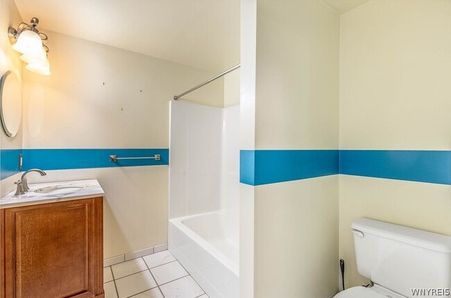 Building Photo - 319 King Peterson Rd