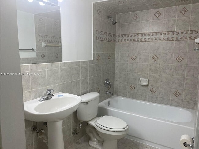 Building Photo - 9525 SW 138th Pl