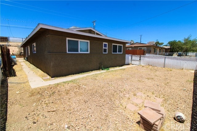 Building Photo - 660 Elm Dr