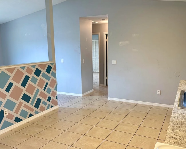 Building Photo - 322 Ixora Ave NW