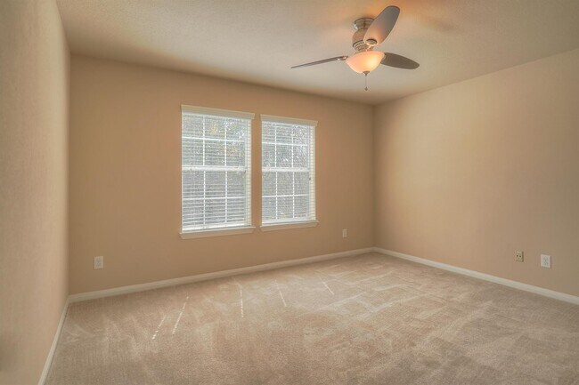 Building Photo - 13802 Dunhurst Ln