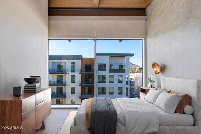 Building Photo - 4747 N Scottsdale Rd