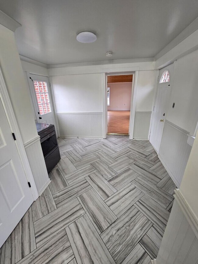 Building Photo - Spacious 4BR Ranch with 3 Living Rooms on 1.7 Acres — Howell