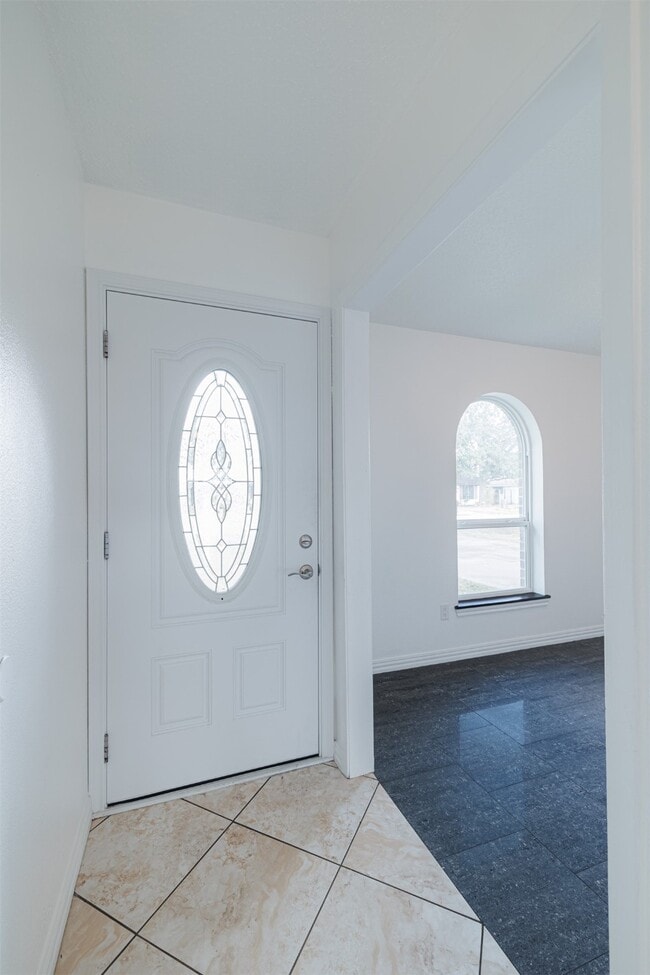 Building Photo - 1615 Junker St