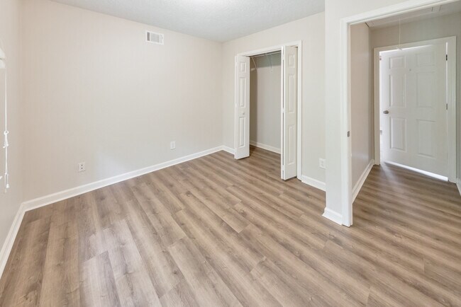 Building Photo - 2980 Hembree Rd NE