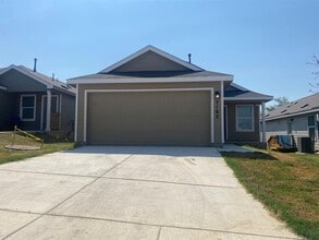 Building Photo - 7102 Satellite Wy