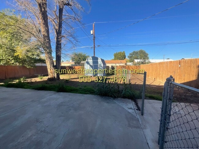 Building Photo - 2 Bedroom, 1 Bath house