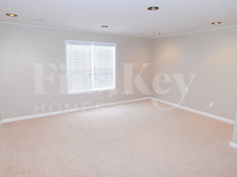 Building Photo - 1687 Fort Connors Way