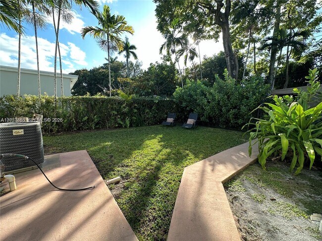 Building Photo - 232 De Leon Dr