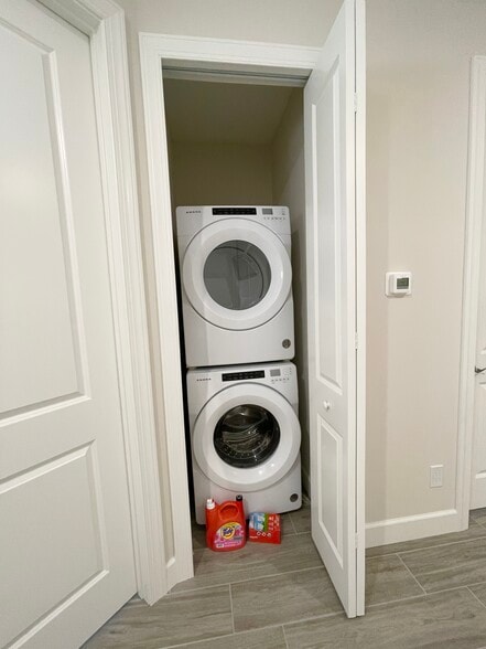 Laundry - 13447 Pine Needle Ln