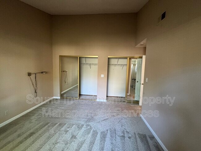 Building Photo - 75 Fountainhead Ct