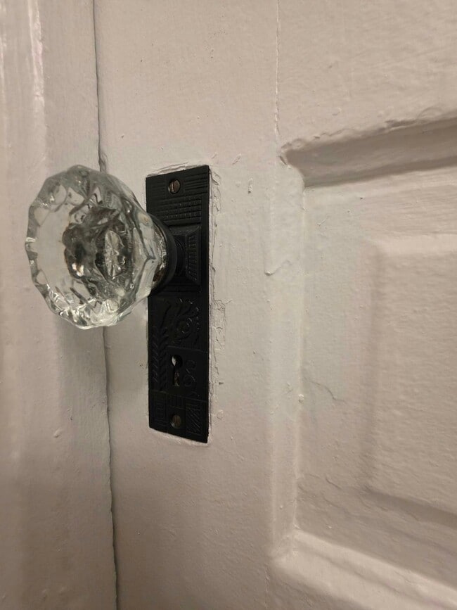 Building Photo - 3611 S Wood St