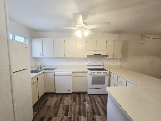 Building Photo - Limited-Time Offer: 1 month Rent free for 13 month lease, Apply now!