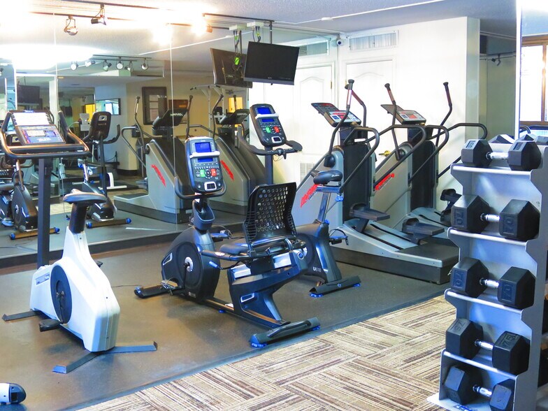 Building Photo - 1020 15th St