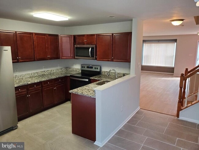 Building Photo - 3344 Vineland Pl