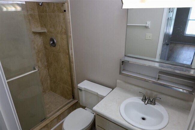 Building Photo - 1061 85th Terrace N