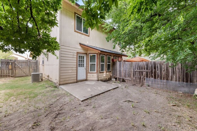 Building Photo - Rawhide Loop Duplex