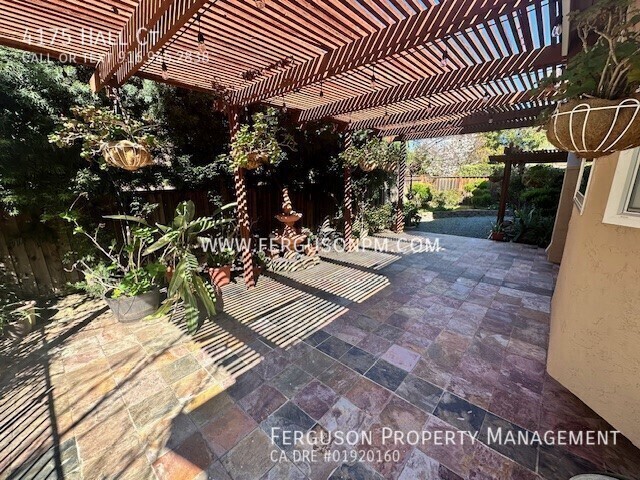 Building Photo - 4175 Hall Ct