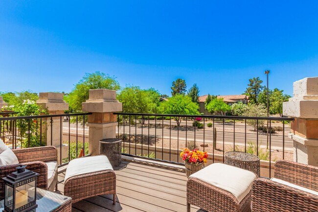 Building Photo - Charming 2-Bedroom Townhome in Scottsdale ...