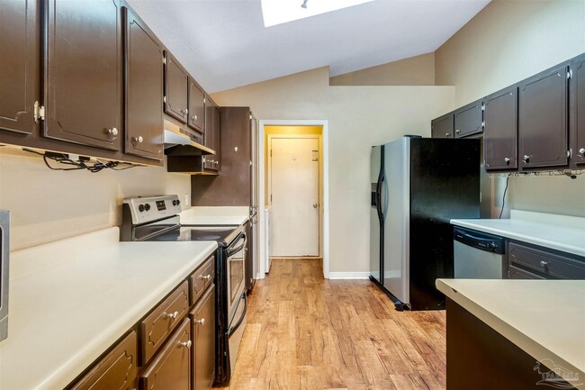 Building Photo - 2060 Cambridge Cir